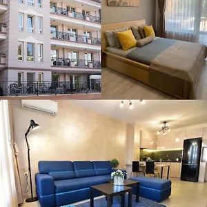 Kapana Luxury Center With Garage Διαμέρισμα